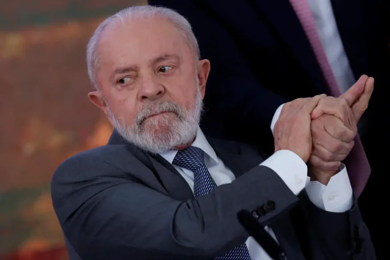 Pré-campanha de Lula aciona TSE mais de 60 vezes e mira vídeos com IA