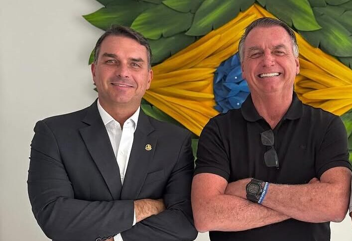 Defesa de Bolsonaro recorre contra veto a visitas de Flávio ao ex-presidente