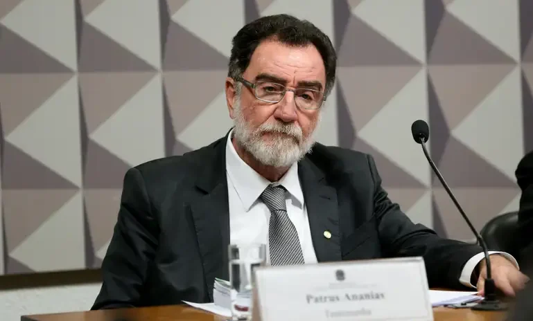 Patrus Ananias confirma pré-candidatura ao governo de Minas pelo PT